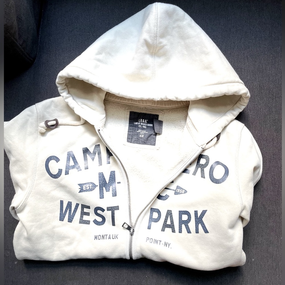VGUC Men’s full zip hoodie